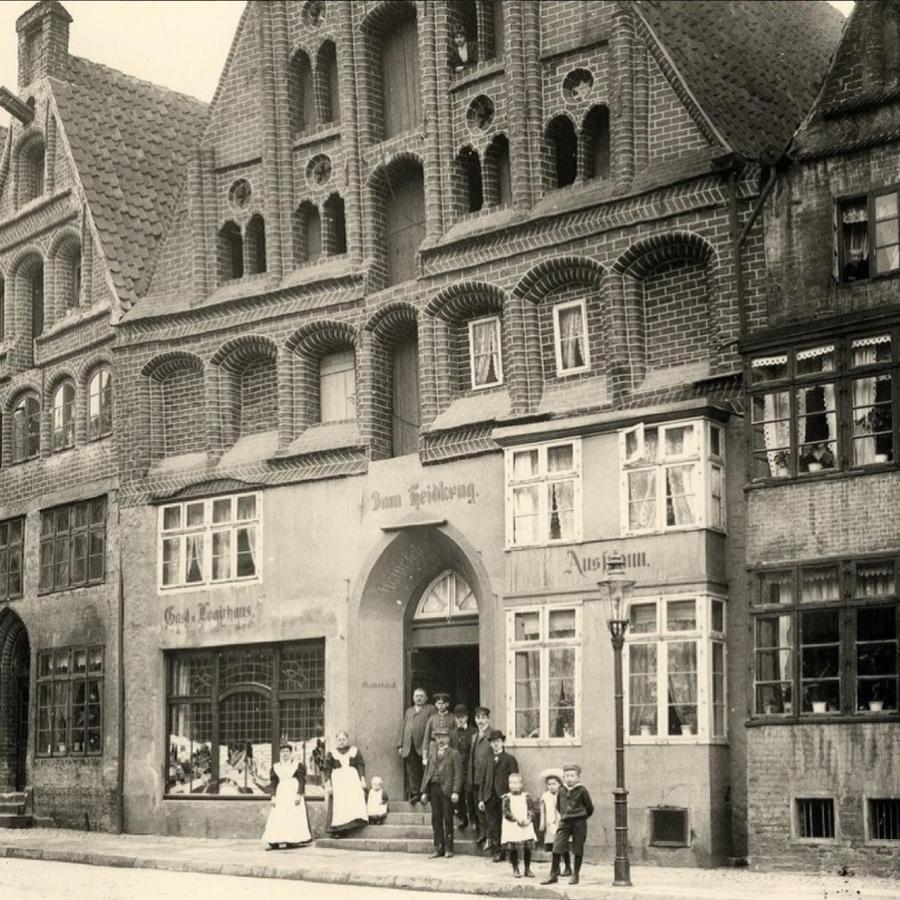 Hotel zum Heidkrug&Café Lil Lüneburg Esterno foto